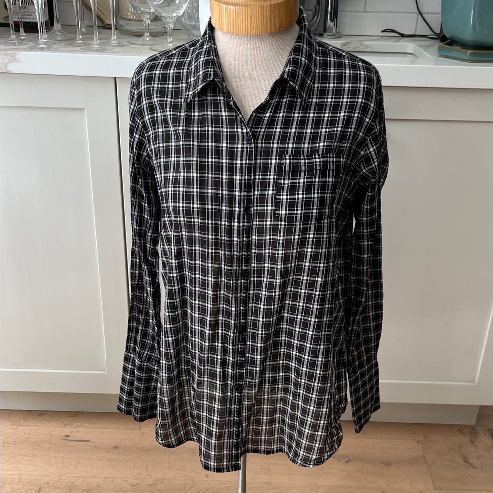 Nili Lotan Black and White lightweight cotton Plaid Shirt with long cuff